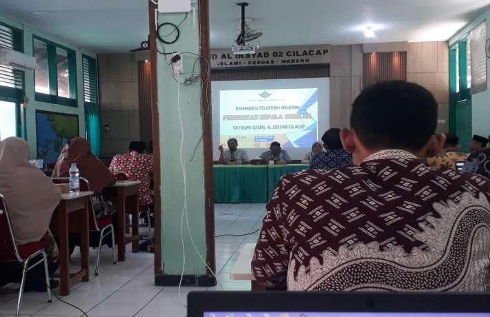 Pelatihan Penguatan Kepala Sekolah Yayasan Sosial Al Irsyad Cilacap