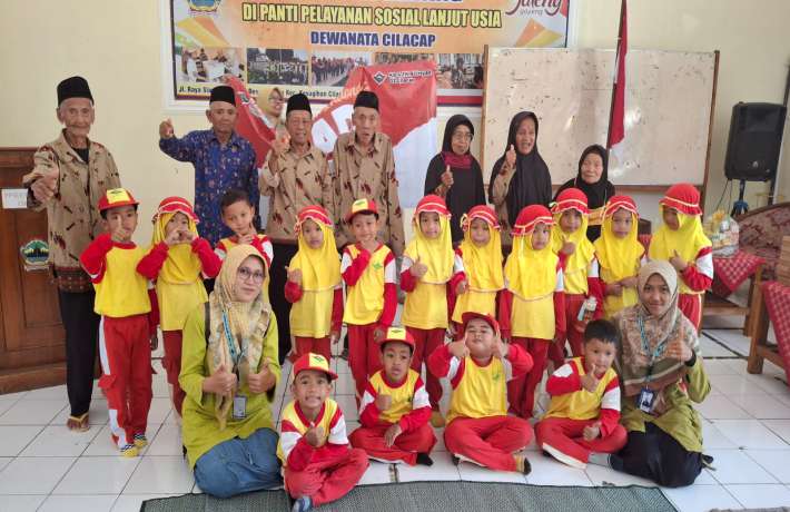 TK dan KB Al Irsyad 02 Cilacap berkunjung ke Panti Wreda Dewanata Cilacap