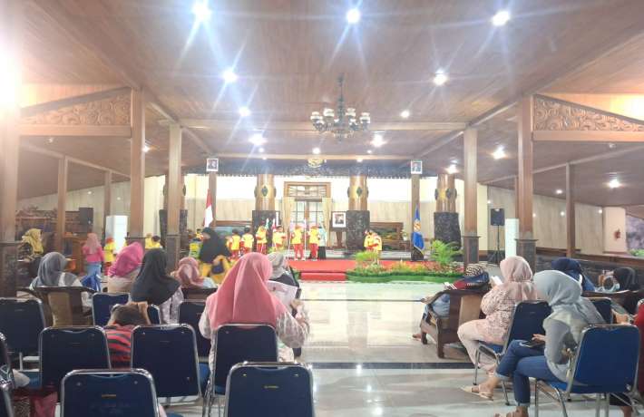 Gladi Resik Akhirussanah TK Al Irsyad 02 Cilacap di Pendopo Kabupaten