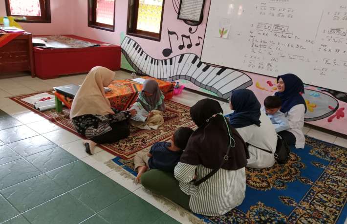 Kisah Inspiratif : Menumbuhkan Rasa Percaya Diri Anak Melalui Presentasi Karya di Depan Orang Tua